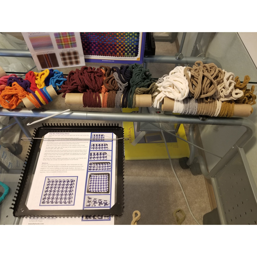 14-Unboxing-Potholder-PRO-Loom
